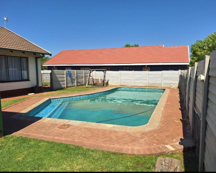 4 Bedroom Property for Sale in Universitas Free State